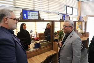 بازدید سرزده مشاور عالی رئیس دانشگاه علوم پزشکی از میز خدمت دانشگاه